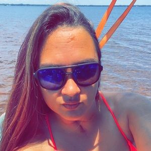 Meet your Posher, Connie